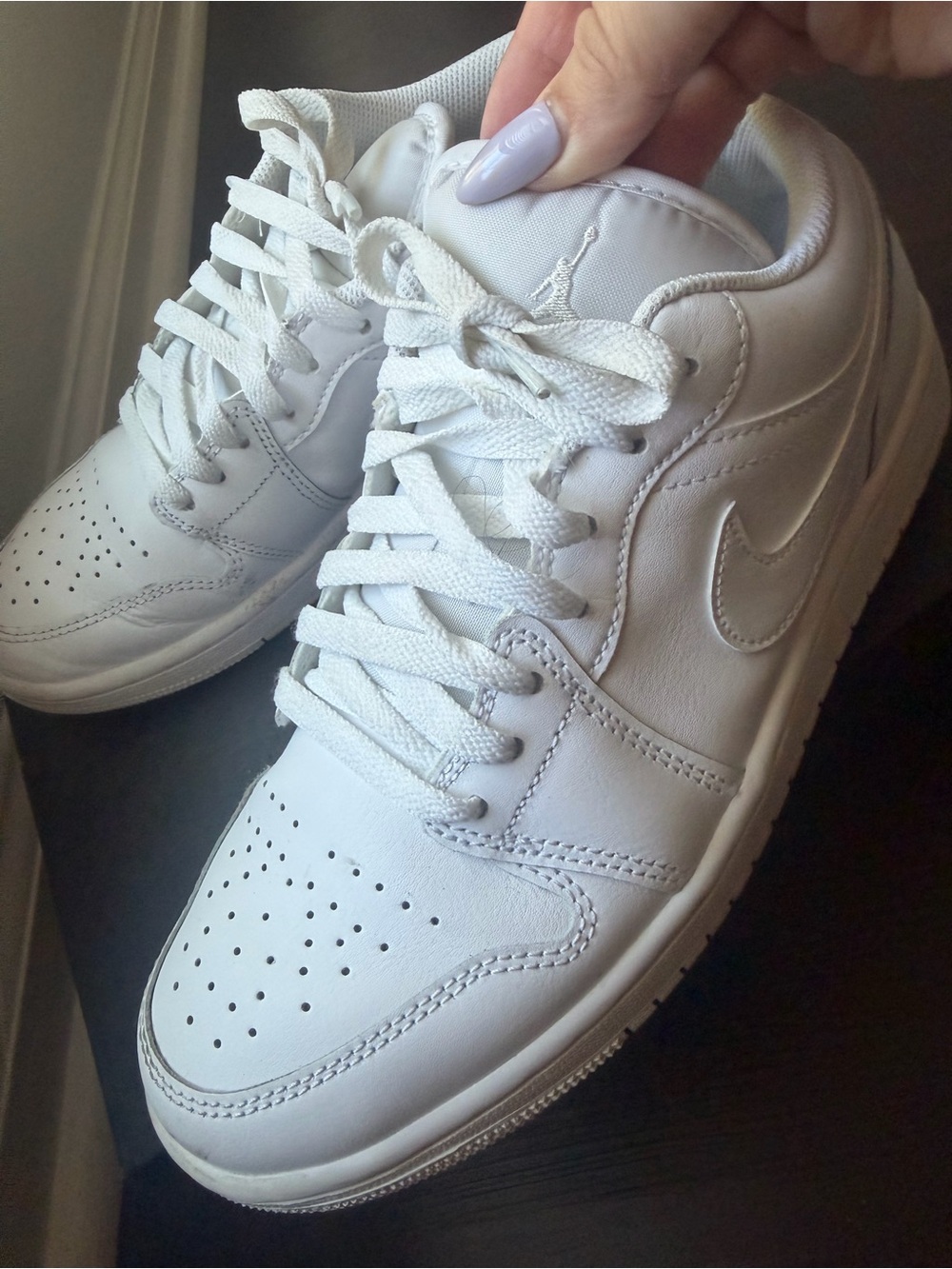 Jordan 1 Low White Sneakers